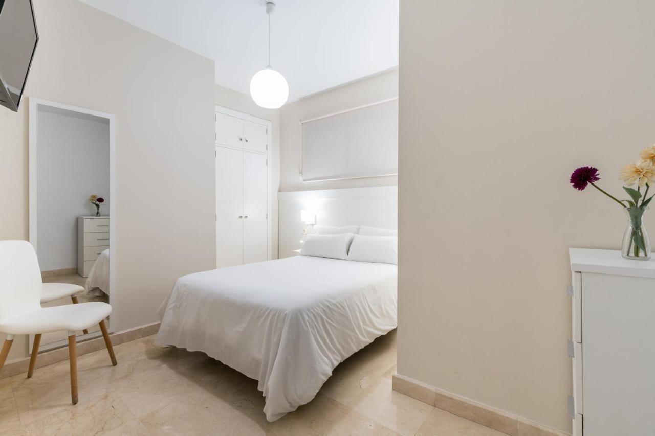Lumbreras Host Apartment เซบีญา ภายนอก รูปภาพ